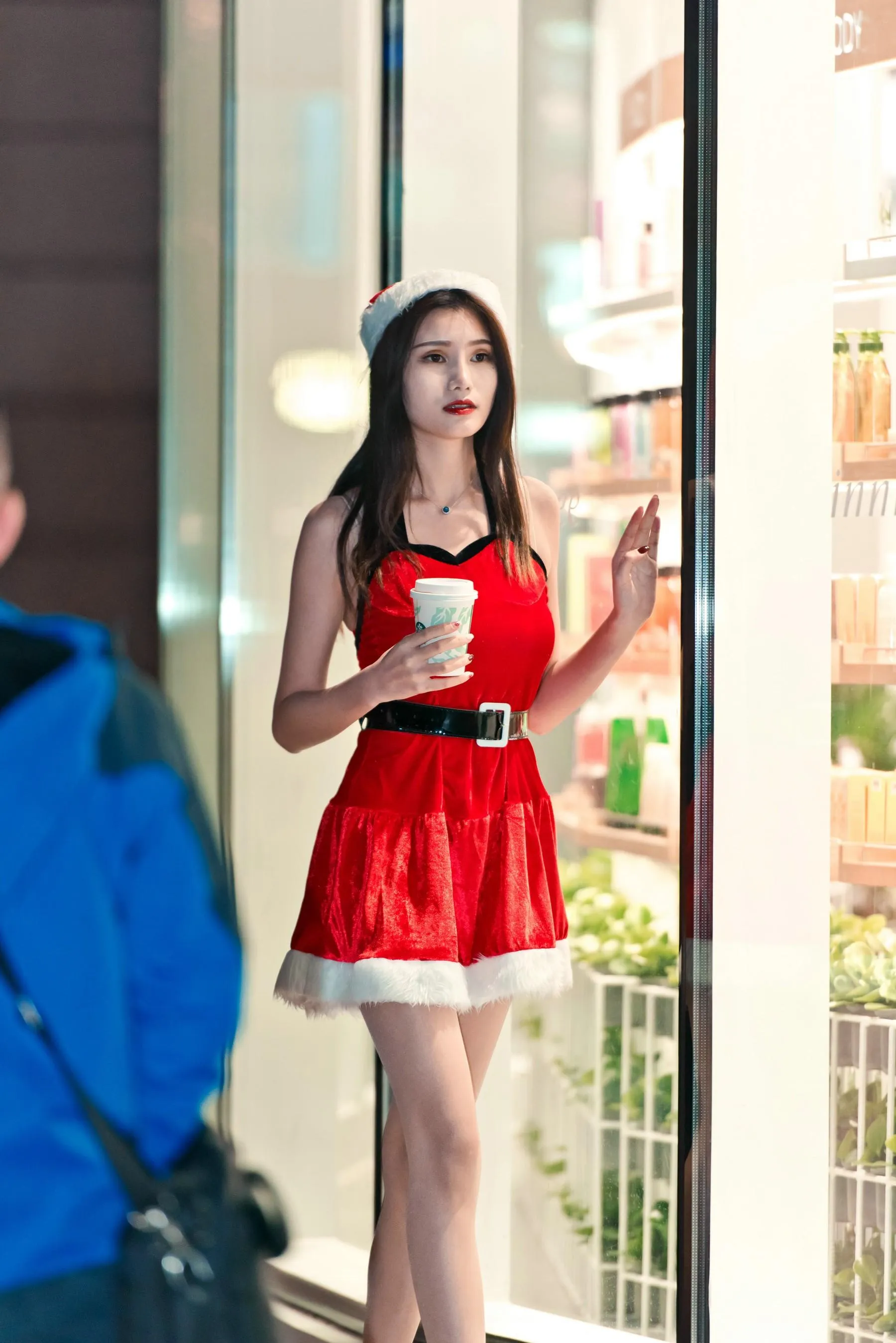 [魔镜街拍] NO.124 寒风中的极品肉丝圣诞美人婷婷 [224P]插图7